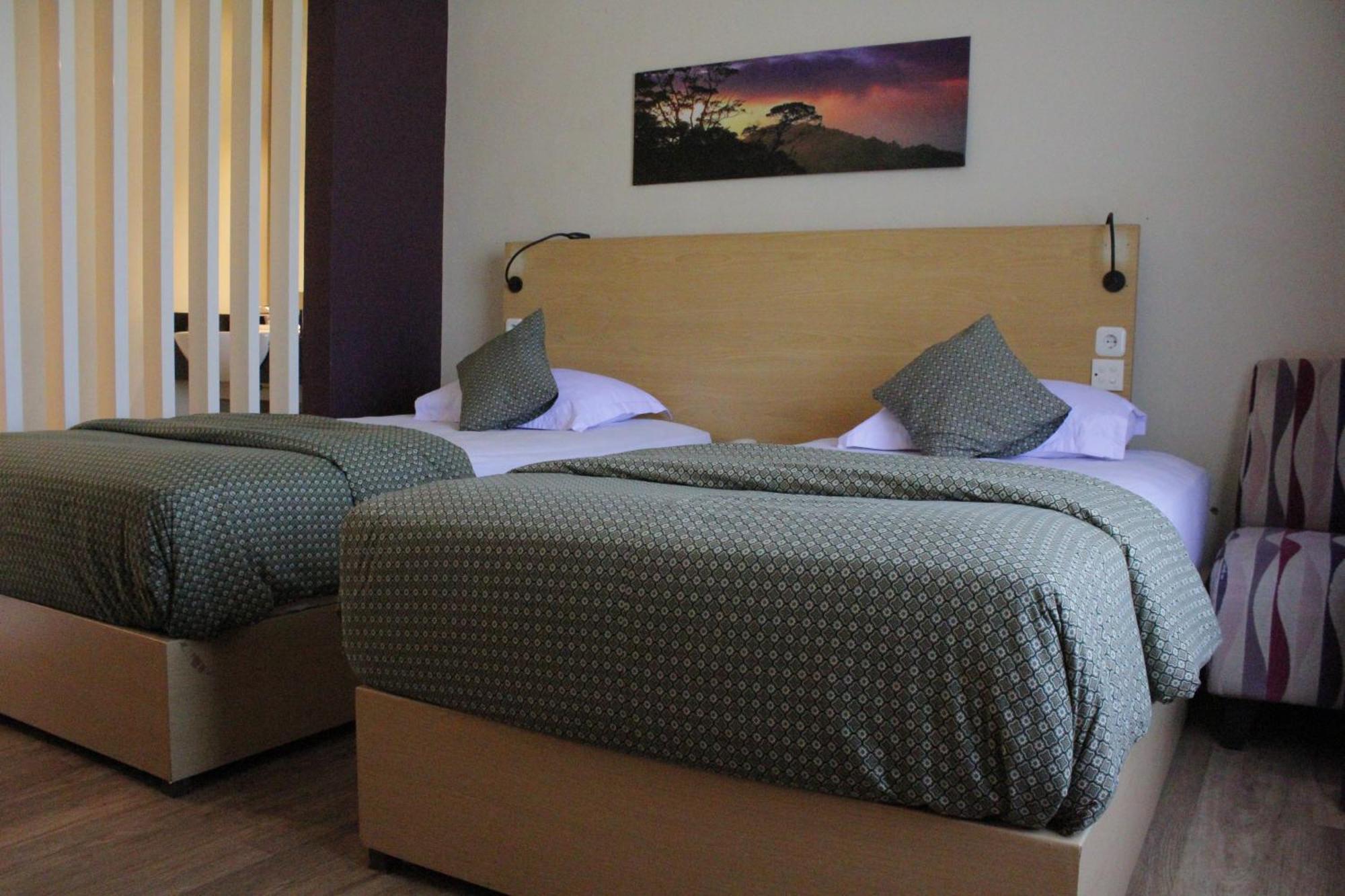 Lux Tychi Hotel Malang Eksteriør billede