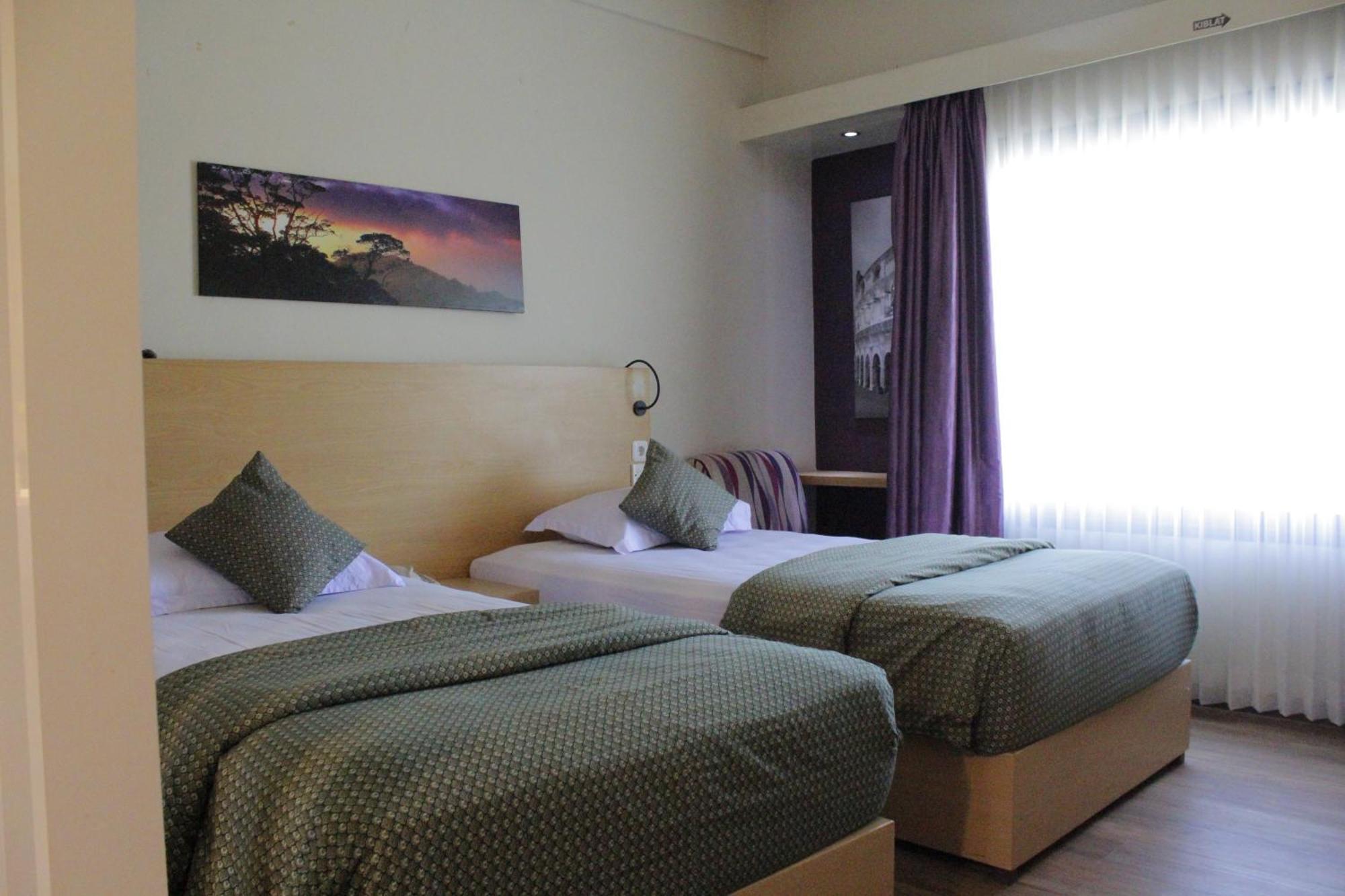 Lux Tychi Hotel Malang Eksteriør billede