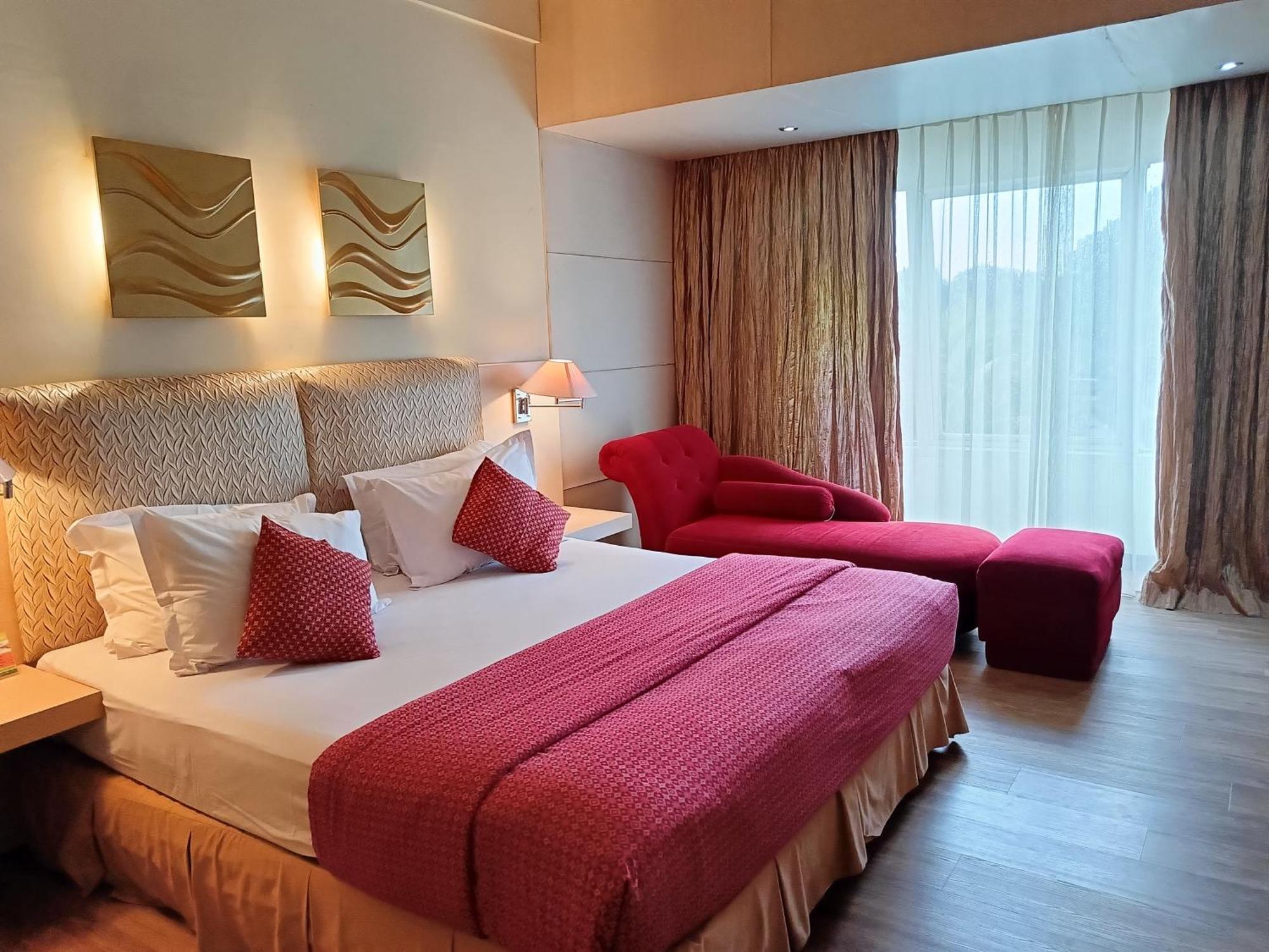 Lux Tychi Hotel Malang Eksteriør billede