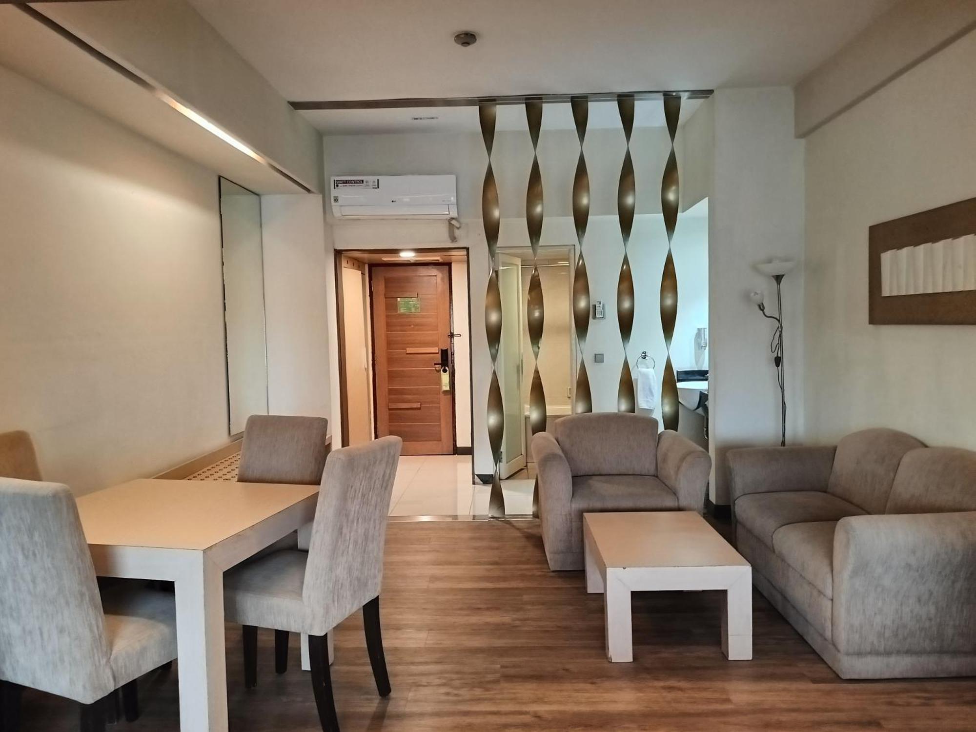 Lux Tychi Hotel Malang Eksteriør billede